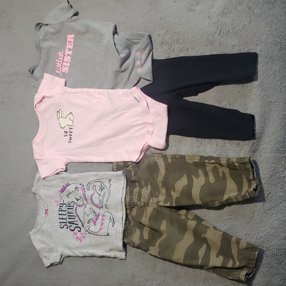 Bundle of baby girl's clothing